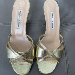 Manolo Blahnik Gold kitten heel mules size 38.5